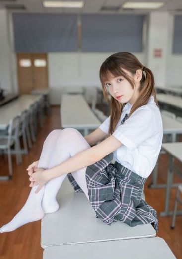 妈妈放弃事业陪孩子跨省学网球