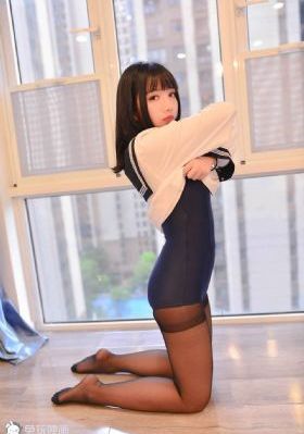 花城谢怜树上塞花瓣