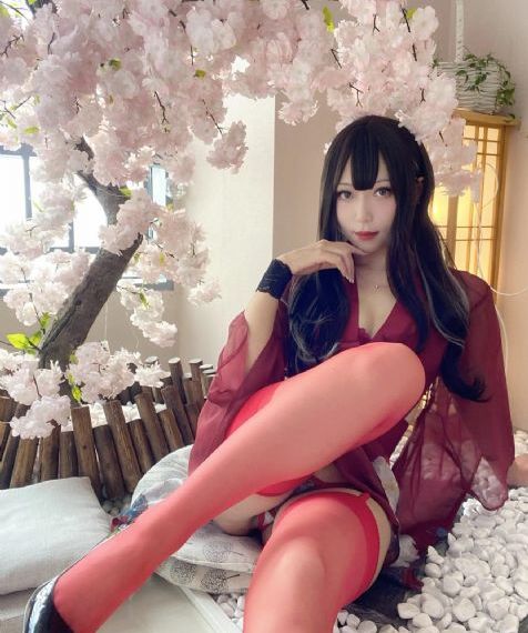 漂亮的保姆免费完整版观看中文